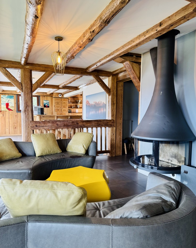 Chalet_salon_2.jpeg